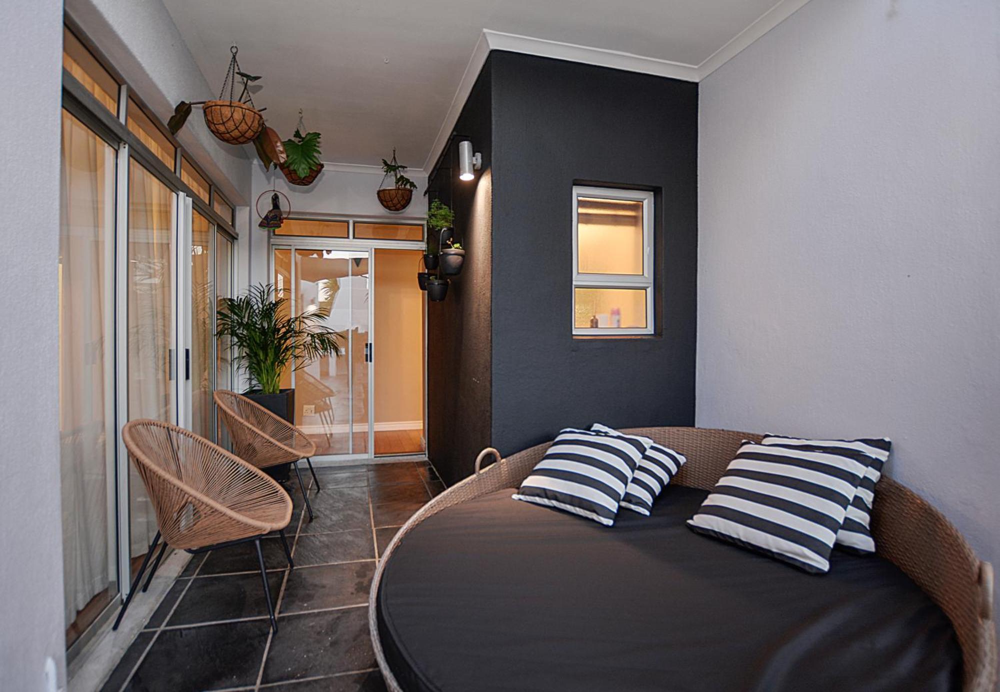 Villa Luxury Walking Distance To Blouberg *