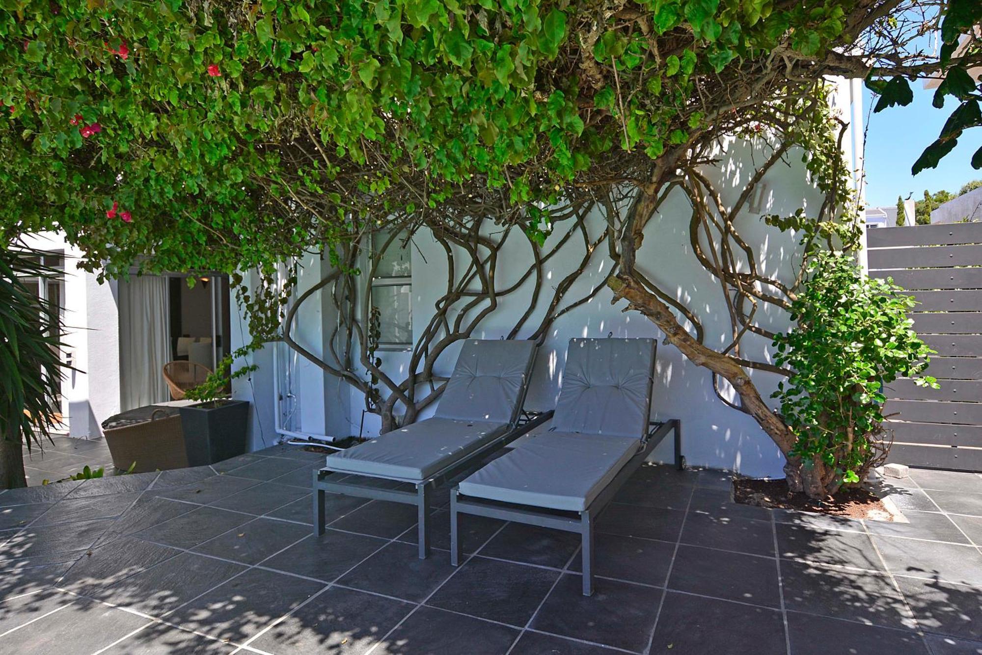 Luxury Walking Distance To Blouberg