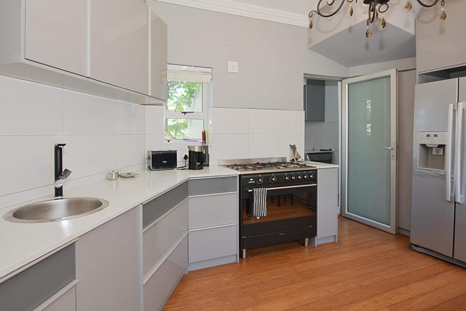 Luxury Walking Distance To Blouberg Villa *