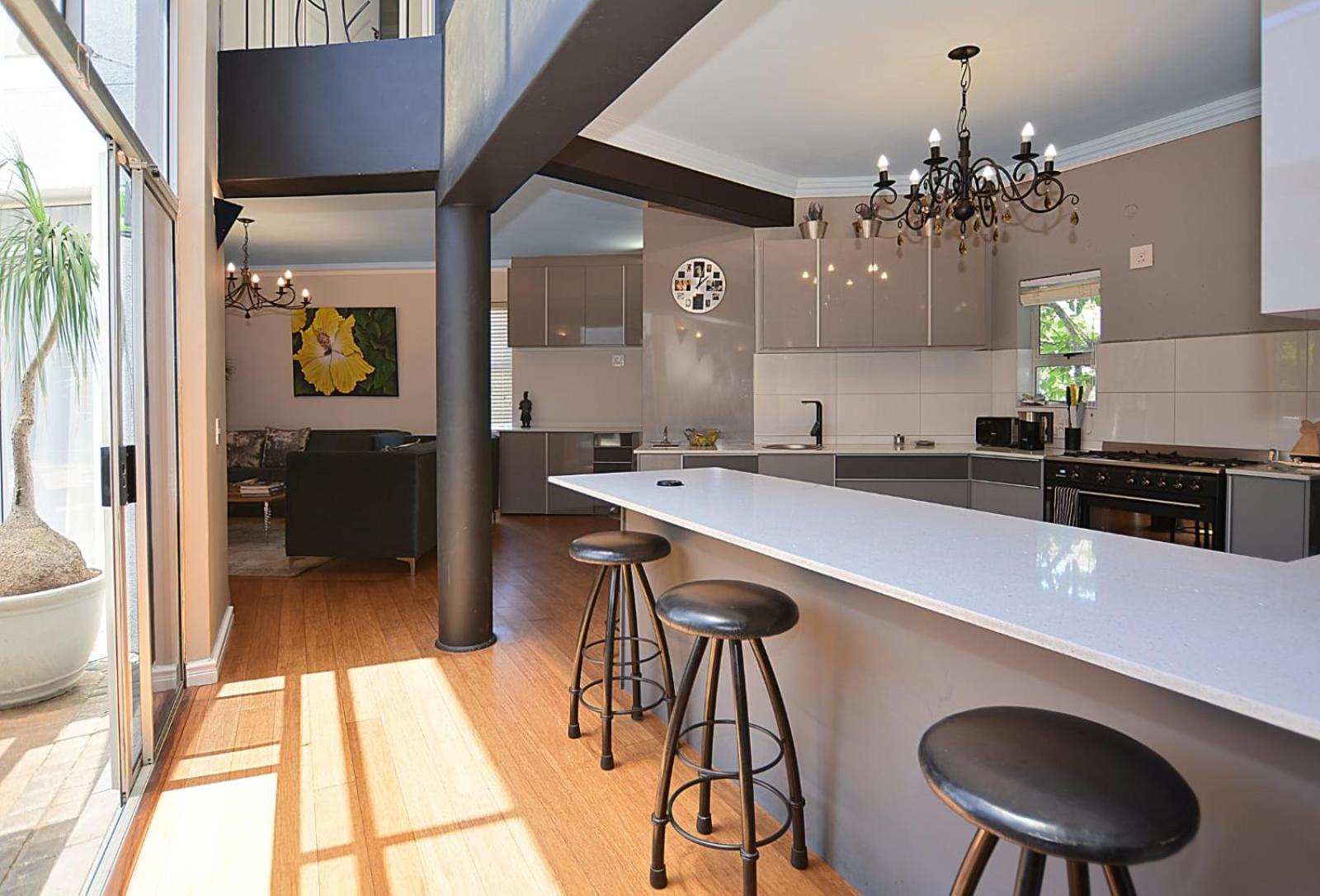 Luxury Walking Distance To Blouberg