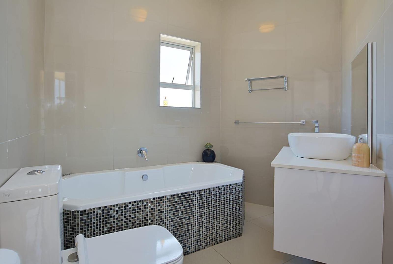 Villa Luxury Walking Distance To Blouberg *