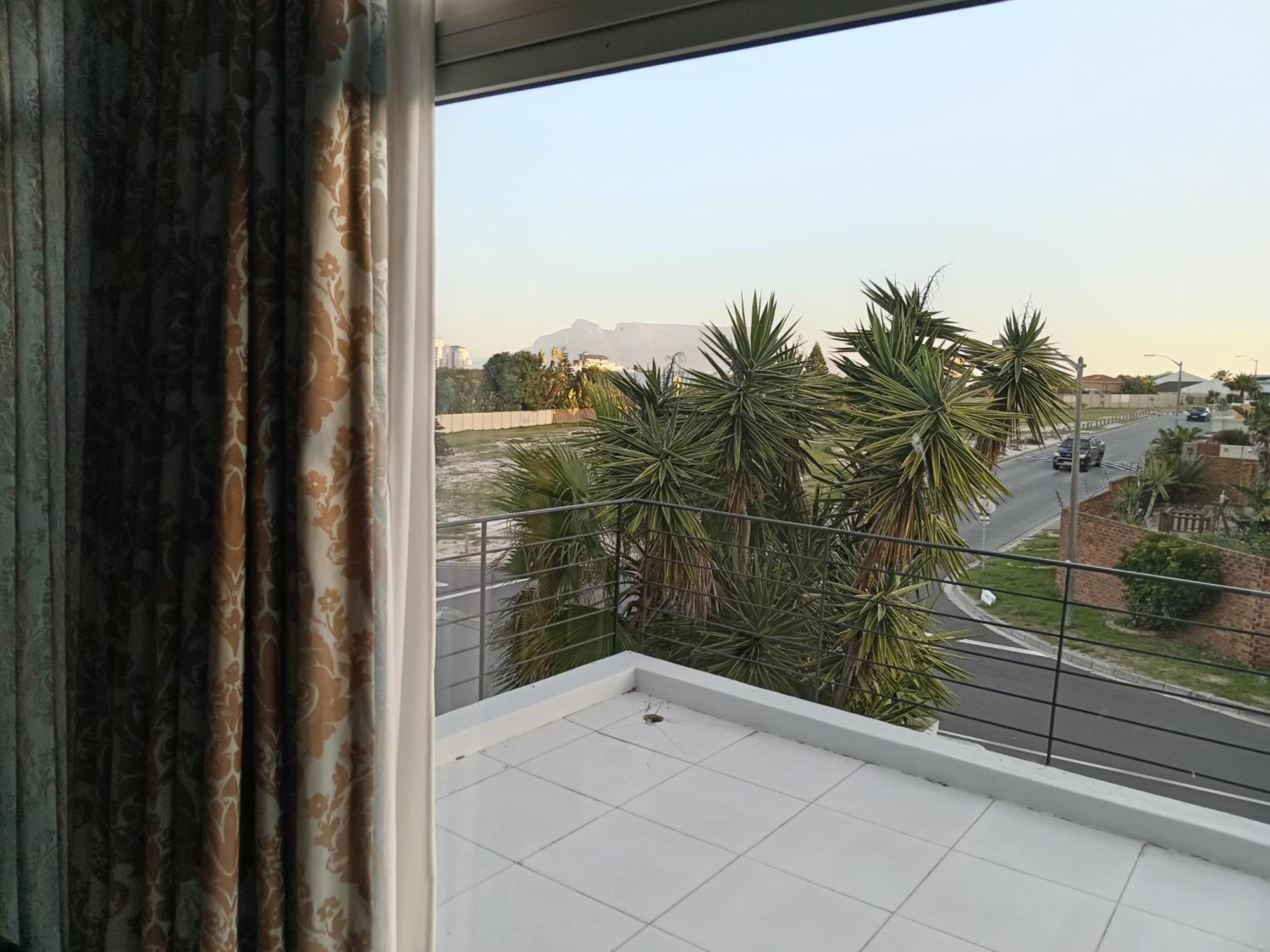 Luxury Walking Distance To Blouberg Villa