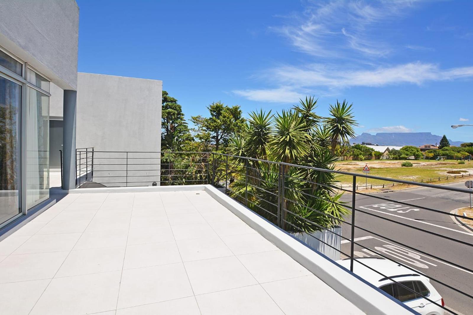 Luxury Walking Distance To Blouberg Villa