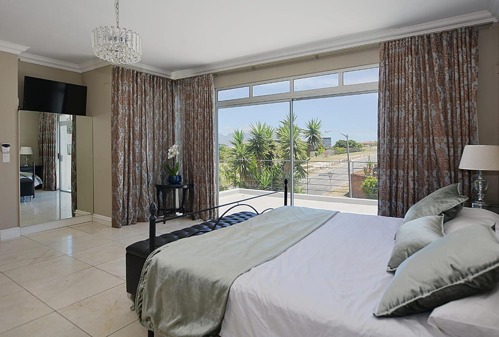 Villa Luxury Walking Distance To Blouberg *